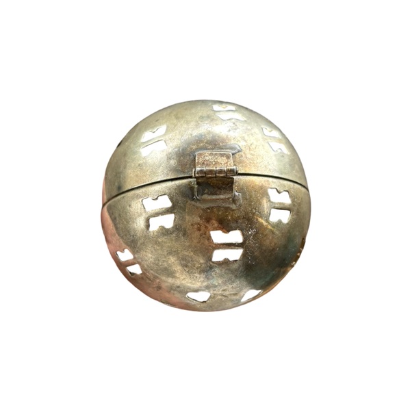 Vintage Silver potpourri Ball Orb Gift Box Ornament - Picture 7 of 9